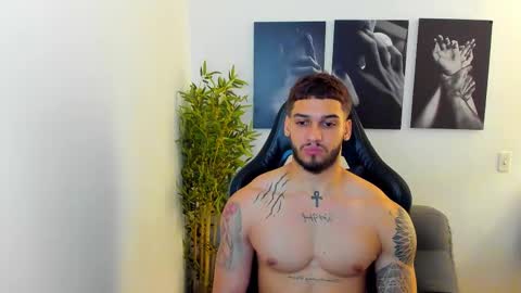 Snapshot of king_of_kings__ chatting on 02.18.25 king_of_kings__ online show from 02.18.25