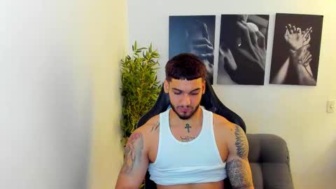 Snapshot of king_of_kings__ chatting on 02.21.25 king_of_kings__ online show from 02.21.25