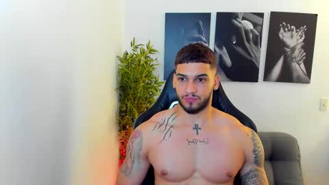 Snapshot of king_of_kings__ chatting on 02.22.25 king_of_kings__ online show from 02.22.25