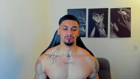 Snapshot of king_of_kings__ chatting on 10.04.25 king_of_kings__ online show from 10.04.25