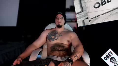 King Bear online show from 02.02.25