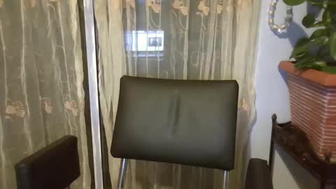 Snapshot of kingdonn1 chatting on 10.25.25 Don online show from 10.25.25