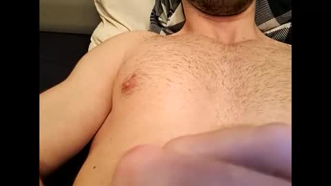 Snapshot of kingggamg99 chatting on 10.31.25 kingggamg99 online show from 10.31.25