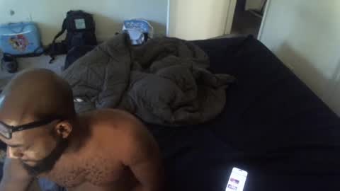 Snapshot of kingofkingz74 chatting on 10.03.25 kingofkingz74 online show from 10.03.25