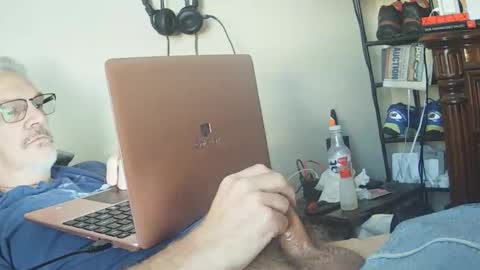 kingtongue10 online show from 12.19.25