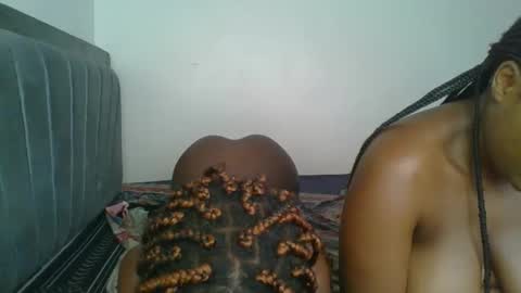 kinky_aria online show from 11.18.25