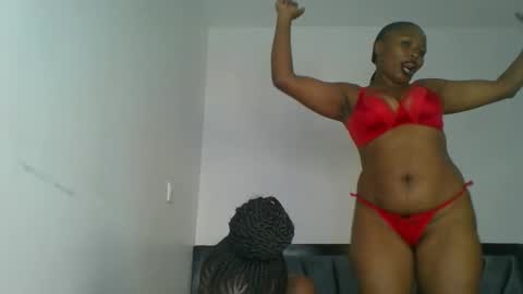 kinky_aria online show from 11.25.25