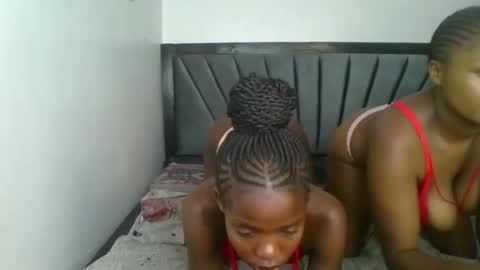 kinky_aria online show from 11.26.25