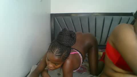 kinky_aria online show from 11.30.25