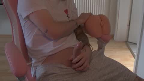 Snapshot of kinky_felix chatting on 10.21.25 Felix online show from 10.21.25