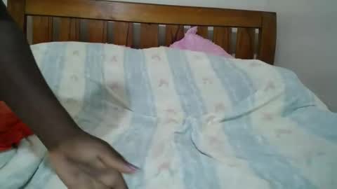 Snapshot of kinky_kaiya chatting on 01.12.25 kaiya online show from 01.12.25