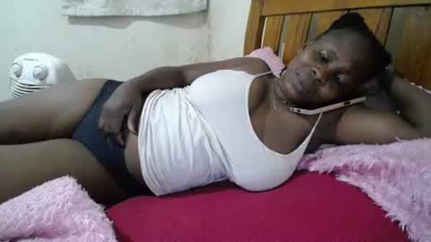 Snapshot of kinky_kaiya chatting on 10.08.25 kaiya online show from 10.08.25