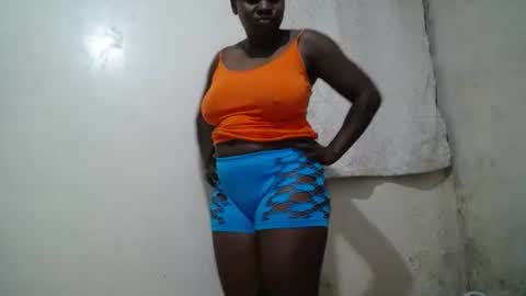 Snapshot of kinky_kaiya chatting on 10.25.25 kaiya online show from 10.25.25