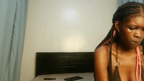 Lola online show from 12.04.25