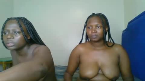 Snapshot of kinky_roey chatting on 02.18.25 kinky_roey online show from 02.18.25