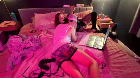 Snapshot of kinkyblinders chatting on 10.18.25 Kinkyblinders online show from 10.18.25