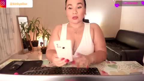 Snapshot of kinkyelise chatting on 12.04.24 Jenny online show from 12.04.24