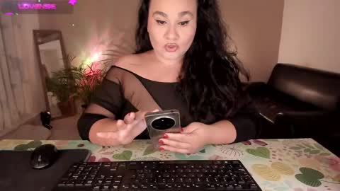 Snapshot of kinkyelise chatting on 09.13.25 Jenny online show from 09.13.25