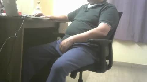 Snapshot of kinkyguy7979 chatting on 11.22.25 kinkyguy7979 online show from 11.22.25