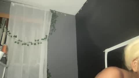 Bunniii online show from 02.10.25