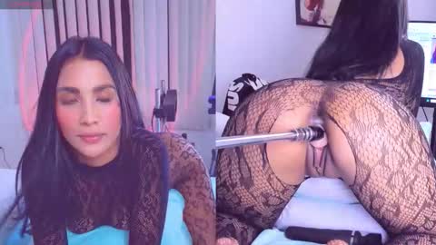 Snapshot of kinkymindy_ chatting on 11.26.25 Mindy online show from 11.26.25