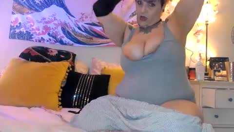 Snapshot of kinkypinkyplay2 chatting on 12.12.24 Kinky Pinky online show from 12.12.24