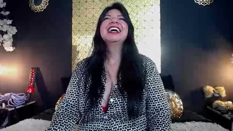 Snapshot of kinkyy_mom chatting on 11.14.25 kinkyy_mom online show from 11.14.25