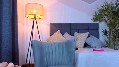 kinkyzoe20 online show from 11.03.25