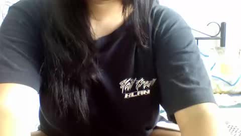 Snapshot of kion_and_valu chatting on 10.21.25 kion_and_valu online show from 10.21.25