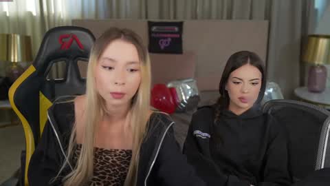 Sweet girls online show from 03.10.26