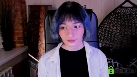 Snapshot of kira__cutie chatting on 02.01.26 Kira online show from 02.01.26