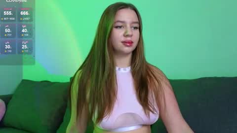 Snapshot of kira_briis chatting on 07.08.26 Kira Briis online show from 07.08.26