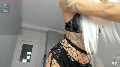 Snapshot of kira_dream17 chatting on 09.24.25 Kira online show from 09.24.25