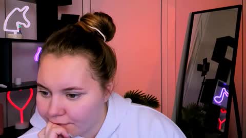 kira fox x online show from 11.13.25