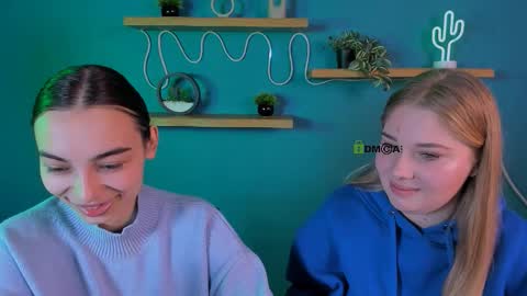 kira_light__ online show from 10.22.25