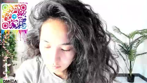Snapshot of kira_lilian chatting on 09.11.25 Aura online show from 09.11.25