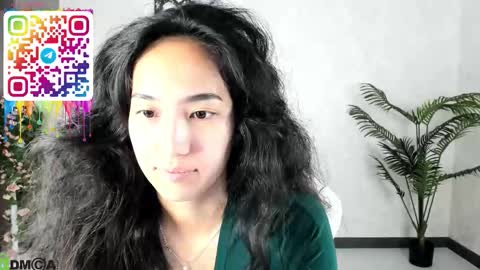 Snapshot of kira_lilian chatting on 09.14.25 Aura online show from 09.14.25
