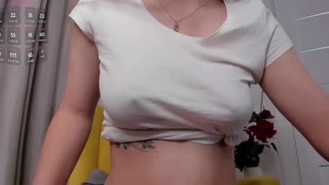 Snapshot of kira_little1 chatting on 11.30.25 kira_little1 online show from 11.30.25