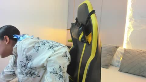 K I R A online show from 04.06.26