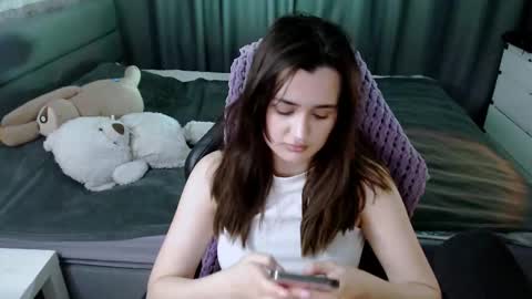 Snapshot of kira_yammy chatting on 03.01.25 Kira follow me online show from 03.01.25
