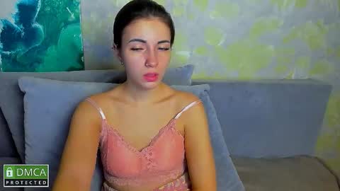 Snapshot of kiraa_sunny chatting on 11.16.25 kiraa sunny online show from 11.16.25