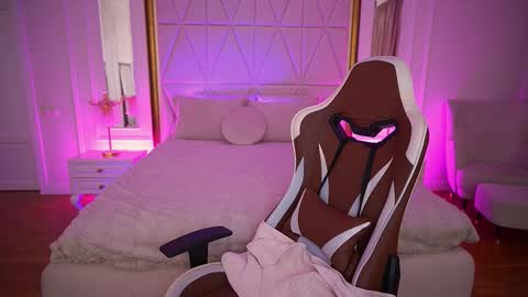 Snapshot of kiracandys chatting on 02.08.26 Kira online show from 02.08.26