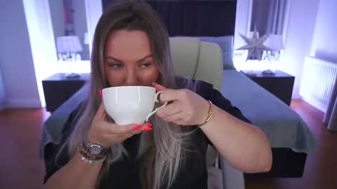 Kira online show from 03.29.26