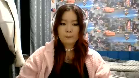 Snapshot of kiradrip chatting on 10.22.25 Kira online show from 10.22.25