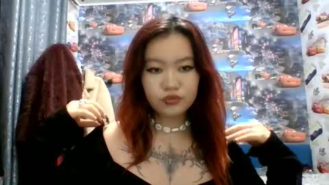 Snapshot of kiradrip chatting on 12.01.25 Kira online show from 12.01.25