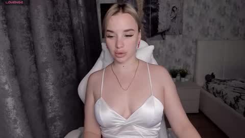 kirakrox online show from 10.12.25