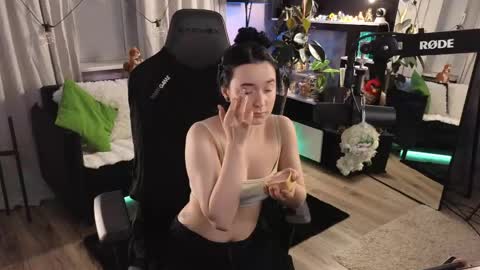 Kira    online show from 04.08.26