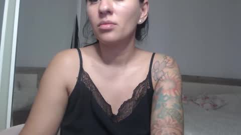 Snapshot of kiramaes chatting on 11.05.25 kiramaes online show from 11.05.25