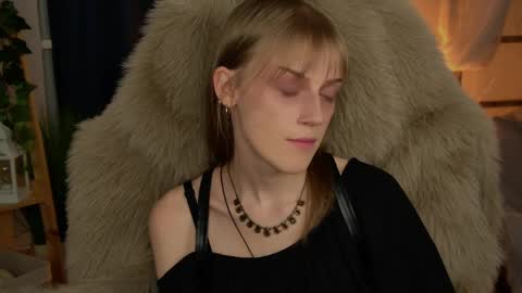 Kira online show from 04.06.26