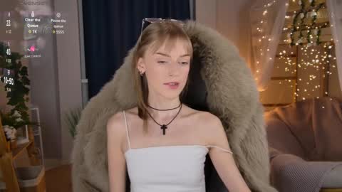 Kira online show from 04.10.26